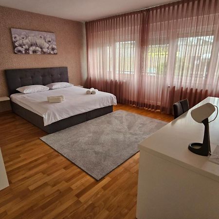Comfort Rooms Remiza - Free Private Parking - Self Check-In 자그레브 외부 사진