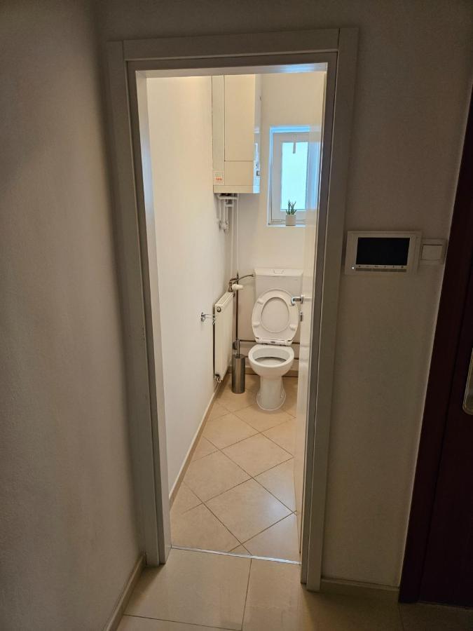Comfort Rooms Remiza - Free Private Parking - Self Check-In 자그레브 외부 사진
