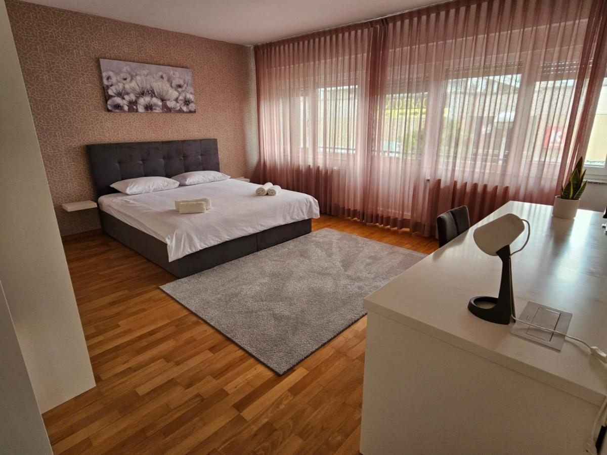 Comfort Rooms Remiza - Free Private Parking - Self Check-In 자그레브 외부 사진