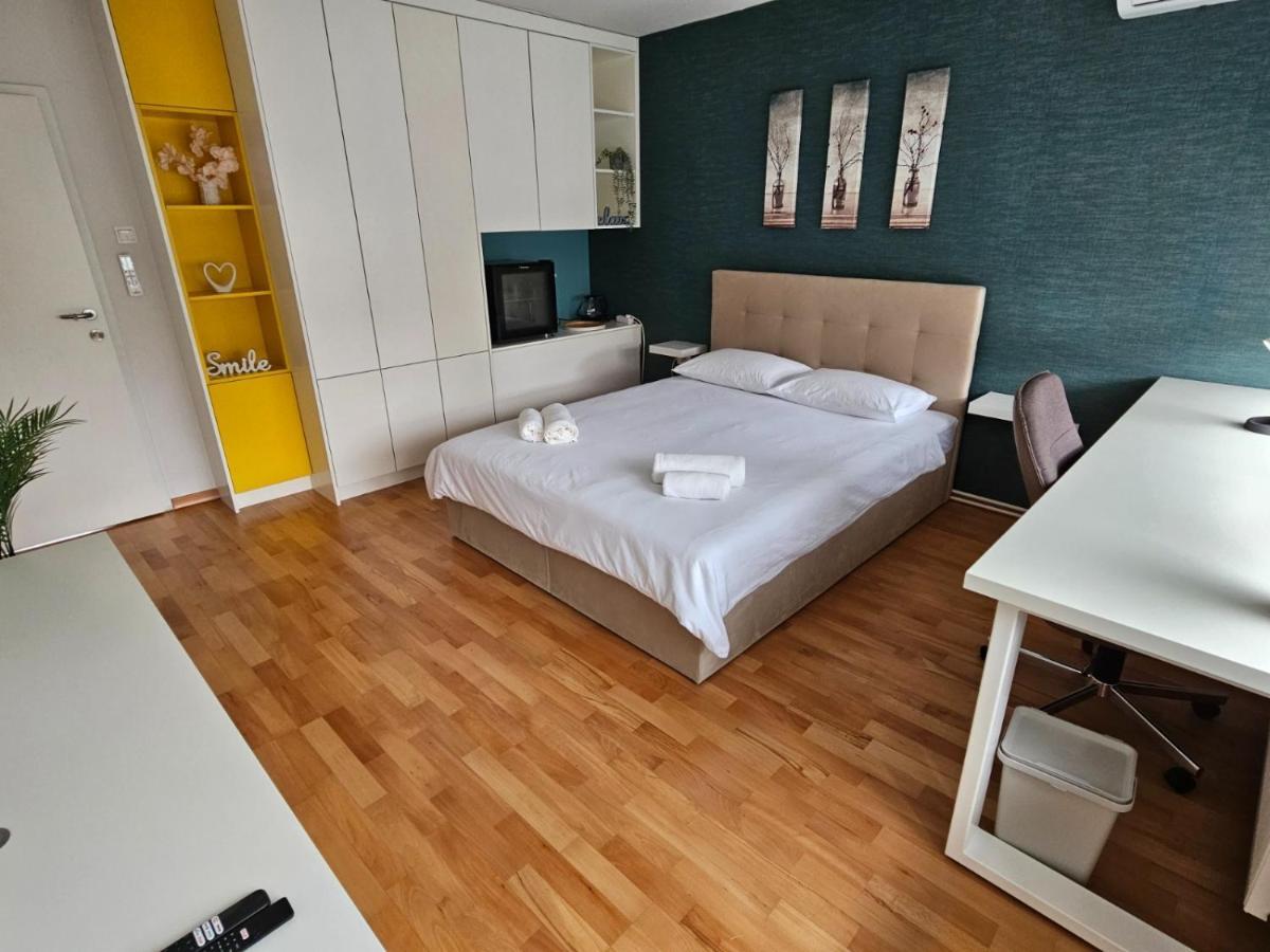 Comfort Rooms Remiza - Free Private Parking - Self Check-In 자그레브 외부 사진